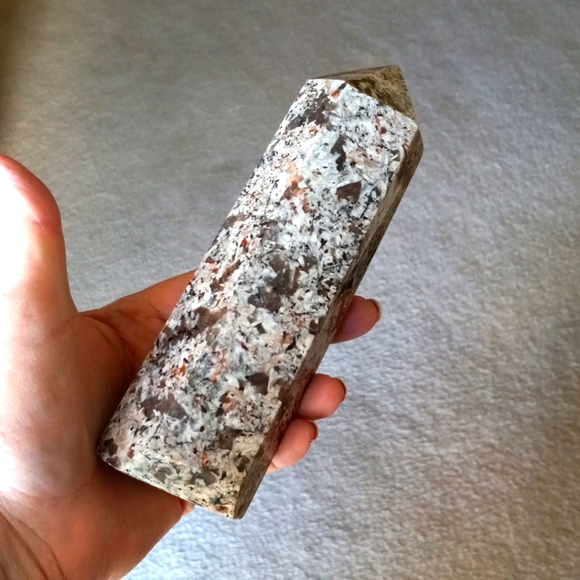 Yooperlite Crystal Tower - Picture 9 of 11